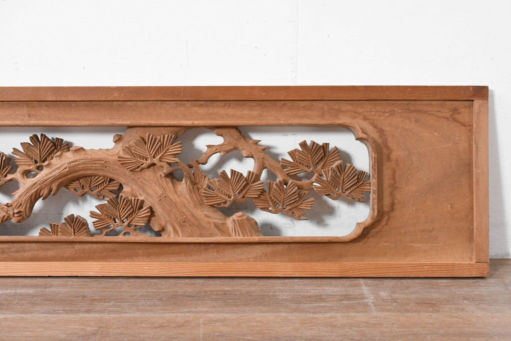 ヴィンテージ建具　昭和中期　井波彫刻　松に鶴の意匠が目を引く彫刻欄間2枚セット　(R-085624)