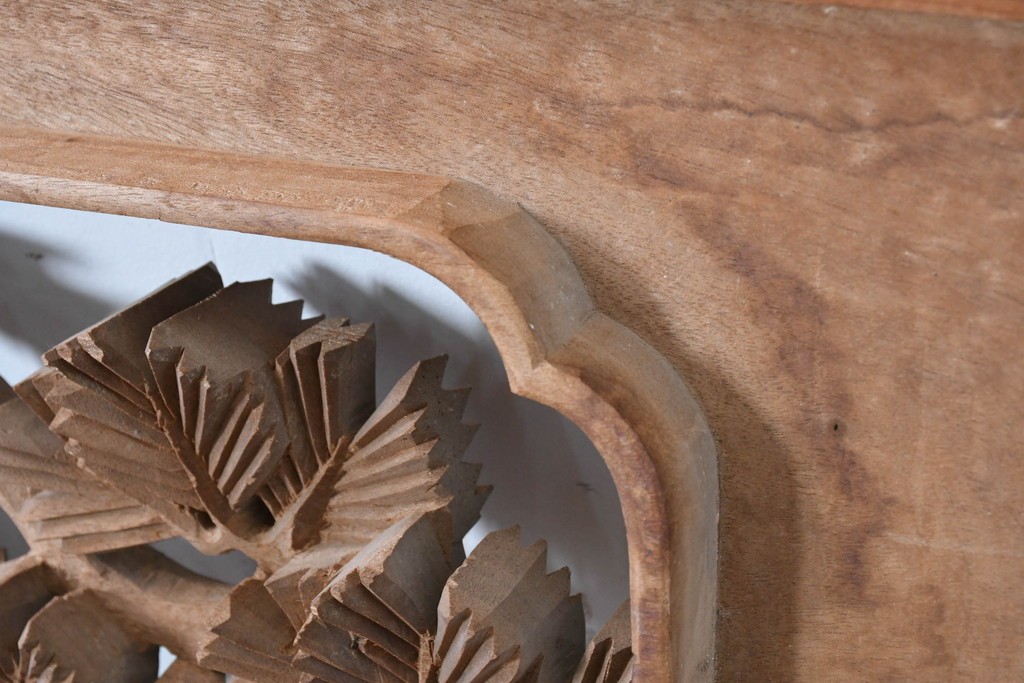 ヴィンテージ建具　昭和中期　井波彫刻　松に鶴の意匠が目を引く彫刻欄間2枚セット　(R-085624)