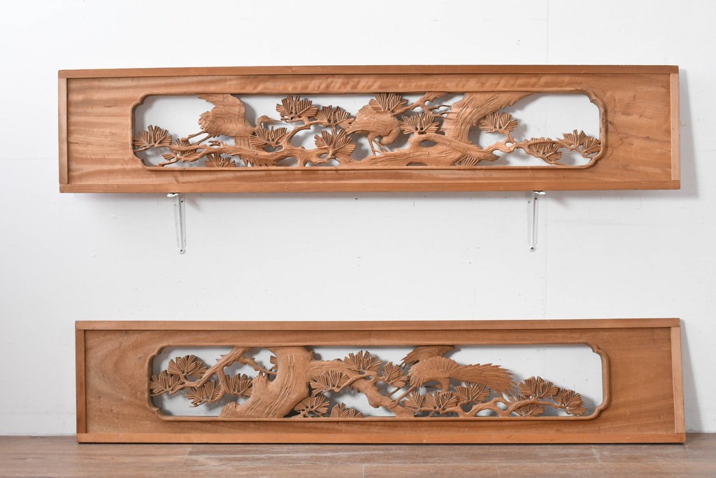 ヴィンテージ建具　昭和中期　井波彫刻　松に鶴の意匠が目を引く彫刻欄間2枚セット　(R-085624)