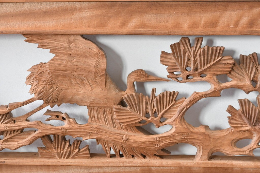 ヴィンテージ建具　昭和中期　井波彫刻　松に鶴の意匠が目を引く彫刻欄間2枚セット　(R-085624)