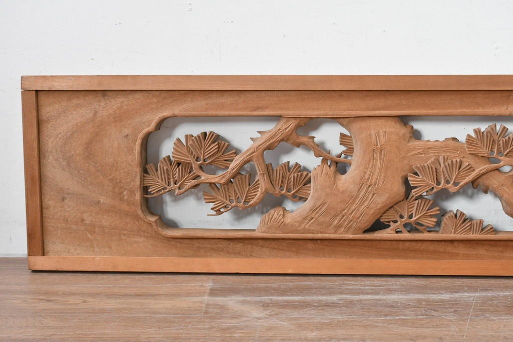 ヴィンテージ建具　昭和中期　井波彫刻　松に鶴の意匠が目を引く彫刻欄間2枚セット　(R-085624)