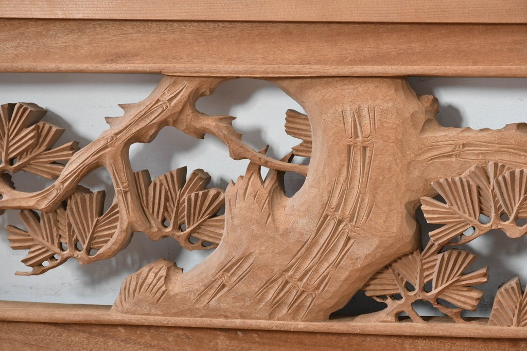 ヴィンテージ建具　昭和中期　井波彫刻　松に鶴の意匠が目を引く彫刻欄間2枚セット　(R-085624)