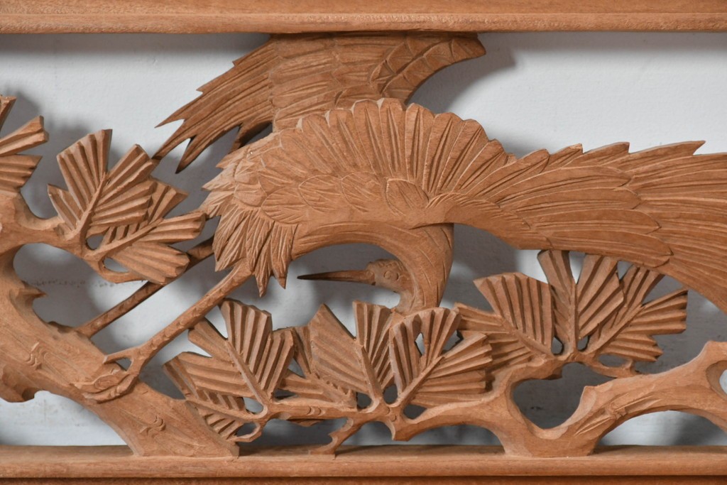 ヴィンテージ建具　昭和中期　井波彫刻　松に鶴の意匠が目を引く彫刻欄間2枚セット　(R-085624)