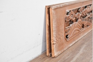 ヴィンテージ建具　昭和中期　山水風景の彫刻が目を引く欄間2枚セット　(R-085625)