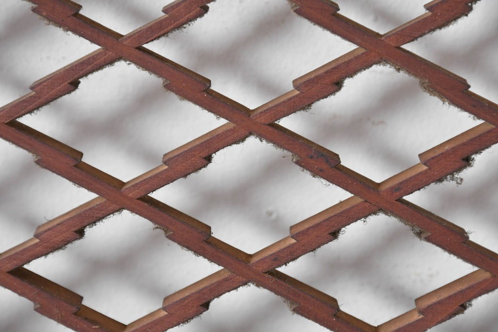 アンティーク建具　昭和初期　組子入り　繊細な格子と花模様の装飾が美しい欄間2枚セット　(R-085626)