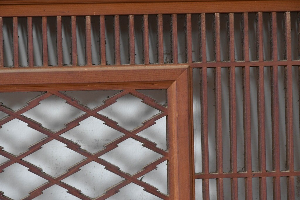 アンティーク建具　昭和初期　組子入り　繊細な格子と花模様の装飾が美しい欄間2枚セット　(R-085626)