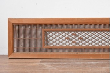 アンティーク建具　昭和初期　組子入り　繊細な格子と花模様の装飾が美しい欄間2枚セット　(R-085626)