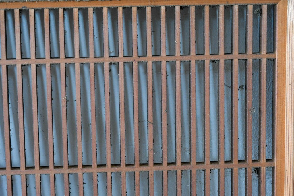 アンティーク建具　昭和初期　組子入り　繊細な格子と花模様の装飾が美しい欄間2枚セット　(R-085626)