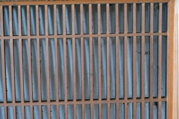 アンティーク建具　昭和初期　組子入り　繊細な格子と花模様の装飾が美しい欄間2枚セット　(R-085626)