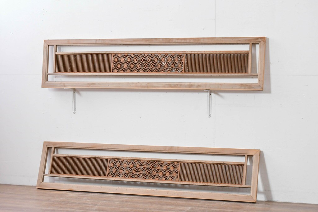 アンティーク建具　昭和初期　組子入り　幾何学模様の組子と繊細な格子が調和した欄間2枚セット　(R-085627)