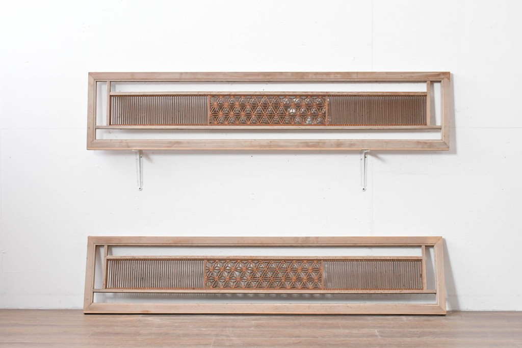 アンティーク建具　昭和初期　組子入り　幾何学模様の組子と繊細な格子が調和した欄間2枚セット　(R-085627)