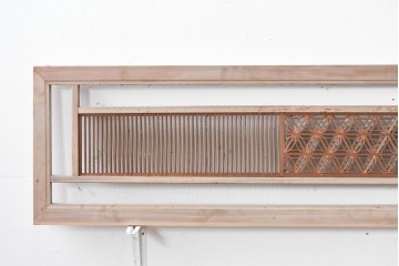 アンティーク建具　昭和初期　組子入り　幾何学模様の組子と繊細な格子が調和した欄間2枚セット　(R-085627)