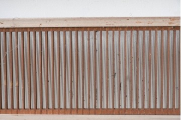 アンティーク建具　昭和初期　組子入り　幾何学模様の組子と繊細な格子が調和した欄間2枚セット　(R-085627)