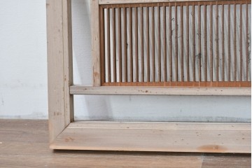 アンティーク建具　昭和初期　組子入り　幾何学模様の組子と繊細な格子が調和した欄間2枚セット　(R-085627)