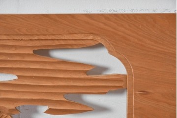 ヴィンテージ建具　昭和中期　彫刻入り　松の枝ぶりと羽を広げた鳥の姿を表現した欄間2枚セット　(R-085628)