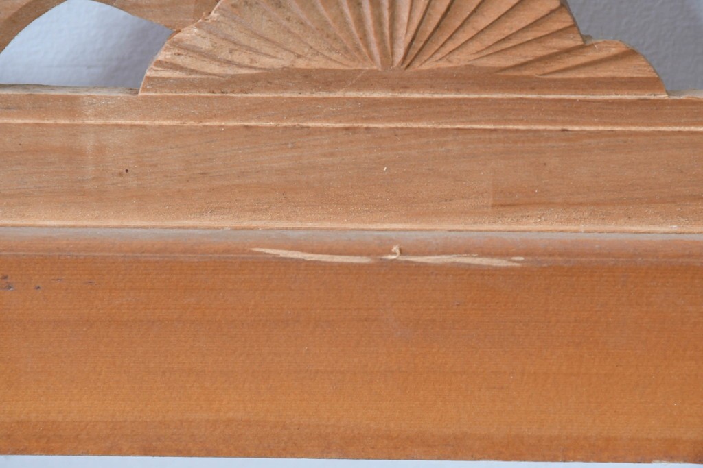 ヴィンテージ建具　昭和中期　彫刻入り　松の枝ぶりと羽を広げた鳥の姿を表現した欄間2枚セット　(R-085628)