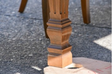 中古　特注品　国産職人手作り　某上場企業会長邸放出品　ドレクセル風の上質なミーティングテーブルとチェア15脚のセット　製作費(合計)約900万円　(R-085630)