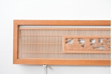 ヴィンテージ建具　昭和中期　彫刻入り　松と風景意匠が広がる趣深い格子欄間2枚セット　(R-085631)