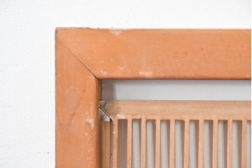 ヴィンテージ建具　昭和中期　彫刻入り　松と風景意匠が広がる趣深い格子欄間2枚セット　(R-085631)