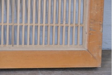 ヴィンテージ建具　昭和中期　彫刻入り　松と風景意匠が広がる趣深い格子欄間2枚セット　(R-085631)