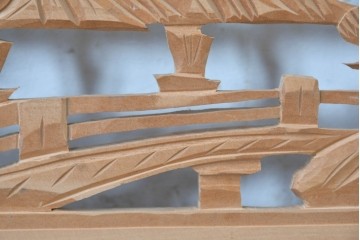 ヴィンテージ建具　昭和中期　彫刻入り　松と風景意匠が広がる趣深い格子欄間2枚セット　(R-085631)