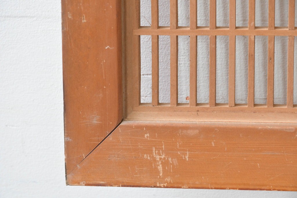 ヴィンテージ建具　昭和中期　彫刻入り　松と風景意匠が広がる趣深い格子欄間2枚セット　(R-085631)