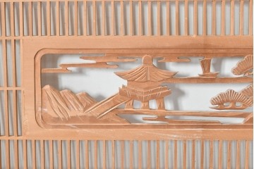 ヴィンテージ建具　昭和中期　彫刻入り　松と風景意匠が広がる趣深い格子欄間2枚セット　(R-085631)