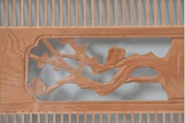 ヴィンテージ建具　昭和後期　細格子に松竹梅の彫刻が際立つ両面ガラスの欄間2枚セット　(R-085632)