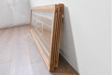 ヴィンテージ建具　昭和後期　細格子に松竹梅の彫刻が際立つ両面ガラスの欄間2枚セット　(R-085632)