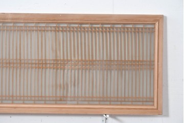 ヴィンテージ建具　昭和中期　両面ガラス入り　整然と並ぶ格子が美しい筬欄間2枚セット　(R-085633)