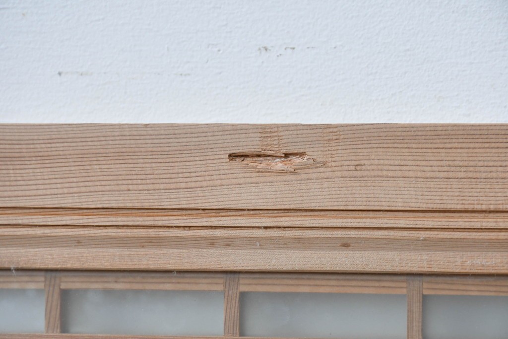 ヴィンテージ建具　昭和中期　両面ガラス入り　整然と並ぶ格子が美しい筬欄間2枚セット　(R-085633)