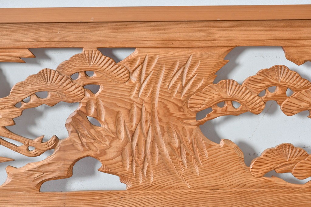 ヴィンテージ建具　昭和中期　躍動感ある鶴と松の彫刻が見事な欄間2枚セット　(R-085634)