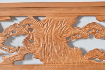 ヴィンテージ建具　昭和中期　躍動感ある鶴と松の彫刻が見事な欄間2枚セット　(R-085634)