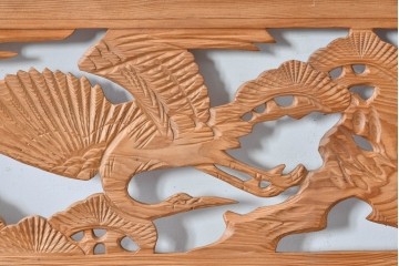 ヴィンテージ建具　昭和中期　躍動感ある鶴と松の彫刻が見事な欄間2枚セット　(R-085634)