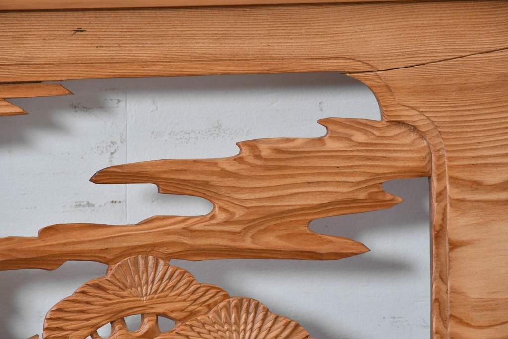 ヴィンテージ建具　昭和中期　躍動感ある鶴と松の彫刻が見事な欄間2枚セット　(R-085634)