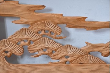 ヴィンテージ建具　昭和中期　躍動感ある鶴と松の彫刻が見事な欄間2枚セット　(R-085634)