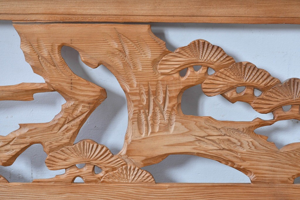 ヴィンテージ建具　昭和中期　躍動感ある鶴と松の彫刻が見事な欄間2枚セット　(R-085634)