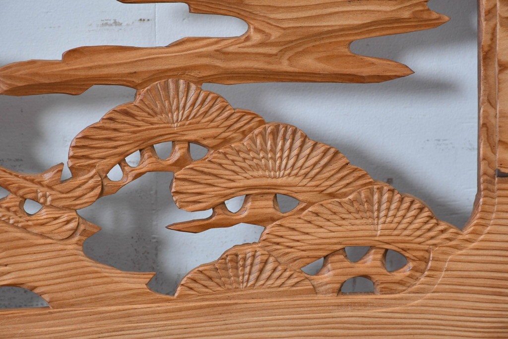 ヴィンテージ建具　昭和中期　躍動感ある鶴と松の彫刻が見事な欄間2枚セット　(R-085634)