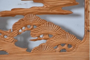 ヴィンテージ建具　昭和中期　躍動感ある鶴と松の彫刻が見事な欄間2枚セット　(R-085634)