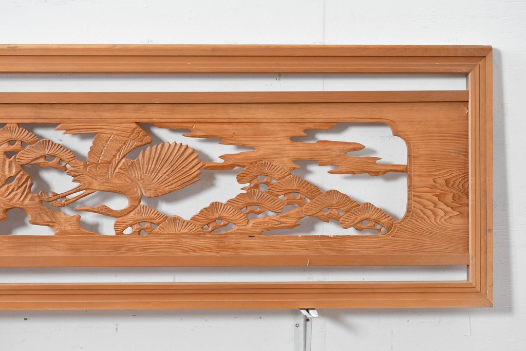 ヴィンテージ建具　昭和中期　躍動感ある鶴と松の彫刻が見事な欄間2枚セット　(R-085634)