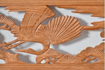 ヴィンテージ建具　昭和中期　躍動感ある鶴と松の彫刻が見事な欄間2枚セット　(R-085634)