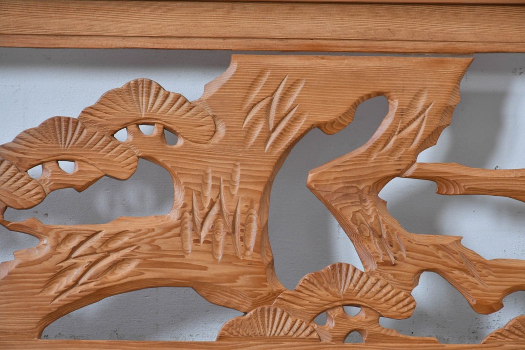 ヴィンテージ建具　昭和中期　躍動感ある鶴と松の彫刻が見事な欄間2枚セット　(R-085634)