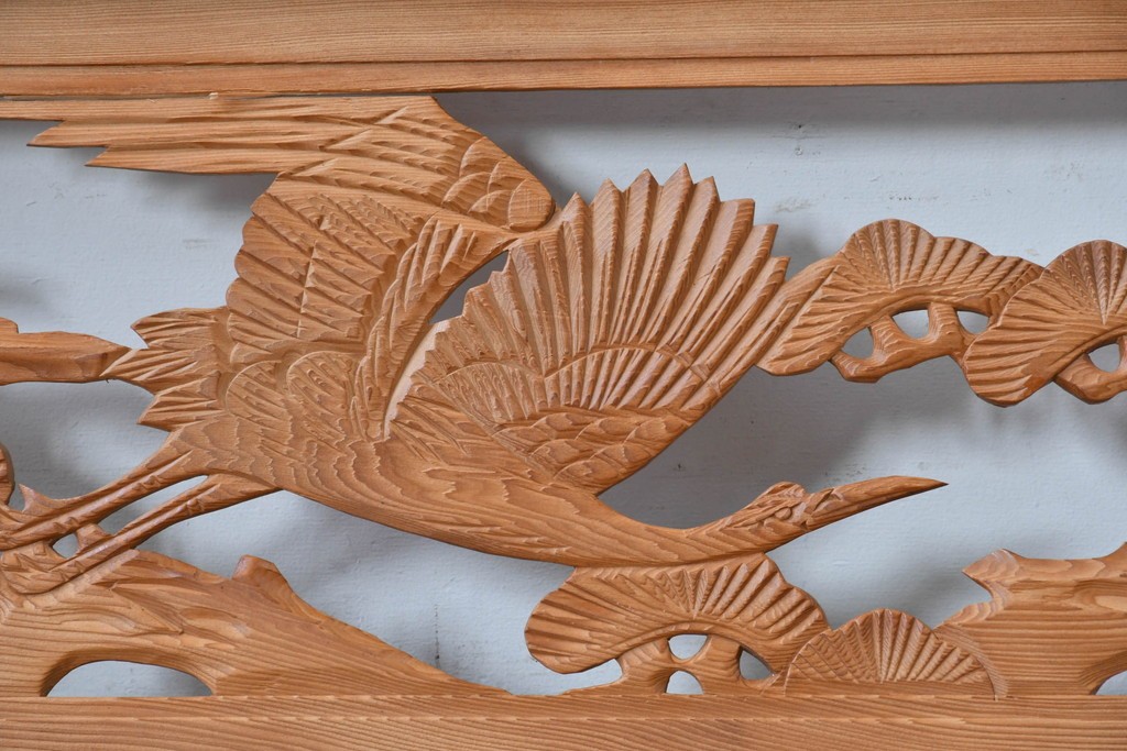 ヴィンテージ建具　昭和中期　躍動感ある鶴と松の彫刻が見事な欄間2枚セット　(R-085634)
