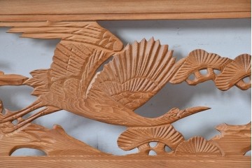 ヴィンテージ建具　昭和中期　躍動感ある鶴と松の彫刻が見事な欄間2枚セット　(R-085634)