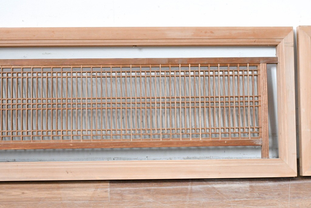 ヴィンテージ建具　昭和中期　繊細に並んだ細い桟に組子が映える筬欄間3枚セット　(R-085635)