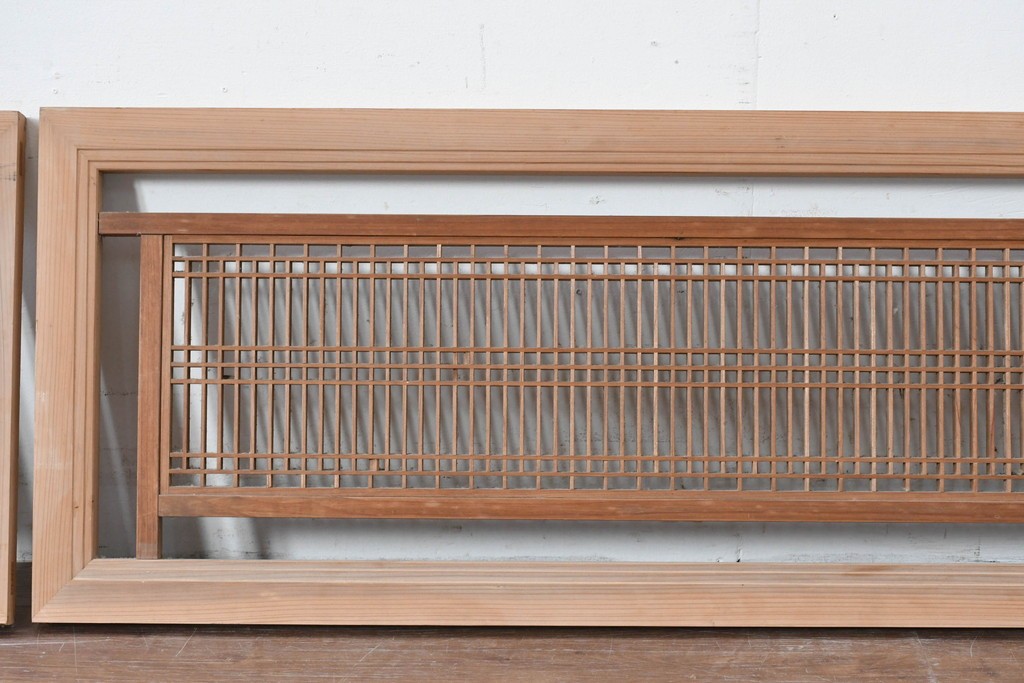 ヴィンテージ建具　昭和中期　繊細に並んだ細い桟に組子が映える筬欄間3枚セット　(R-085635)