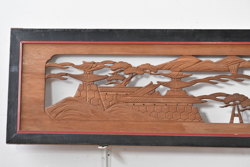 アンティーク建具　大正から昭和初期　黒漆枠　松竹梅や山水の風景を彫刻した欄間3枚セット　(R-085636)