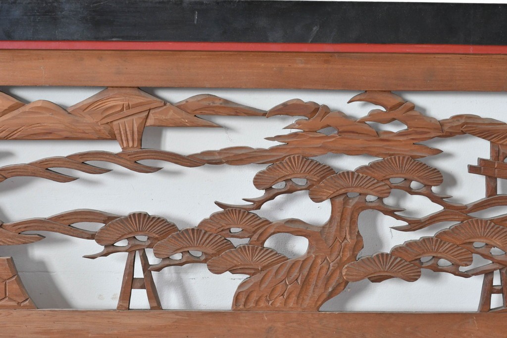 アンティーク建具　大正から昭和初期　黒漆枠　松竹梅や山水の風景を彫刻した欄間3枚セット　(R-085636)