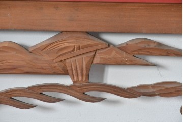 アンティーク建具　大正から昭和初期　黒漆枠　松竹梅や山水の風景を彫刻した欄間3枚セット　(R-085636)