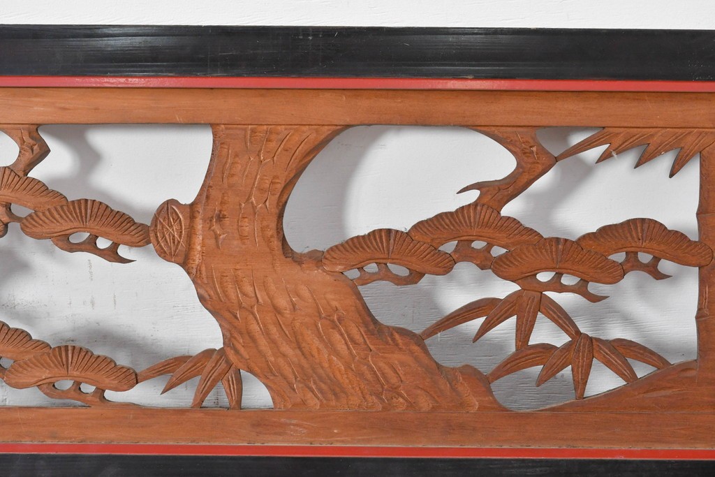 アンティーク建具　大正から昭和初期　黒漆枠　松竹梅や山水の風景を彫刻した欄間3枚セット　(R-085636)